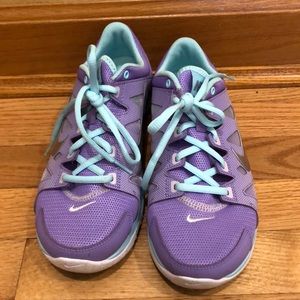 Great condition Nike size 6.5 tennis shoes